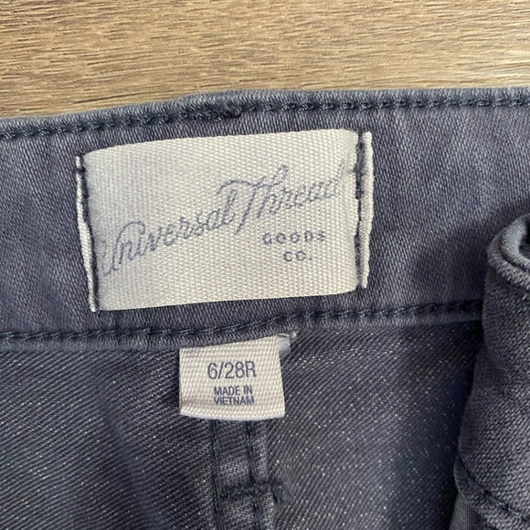 Universal Thread Jeans - Picture 2 of 4